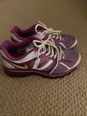 Nike Airmax, youth 5.5/ Women’s 7